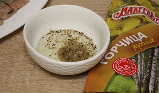 сельдь с луком в горчичной заправке