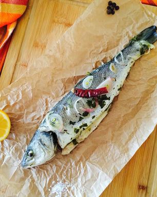 Сибас, запеченный в фольге