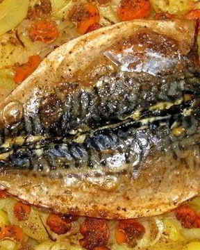 Скумбрия в духовке с картофелем