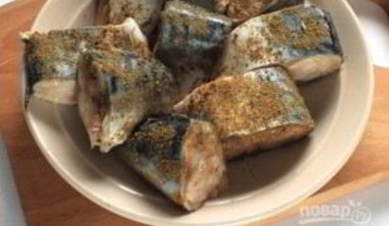 скумбрия в духовке с картошкой