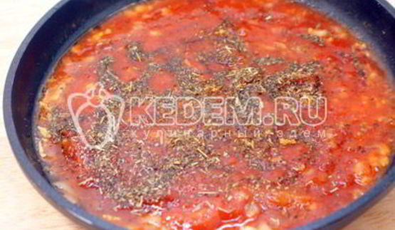 треска с оливками, болгарским перцем и томатами