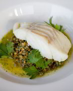 Треска с рагу из чечевицы