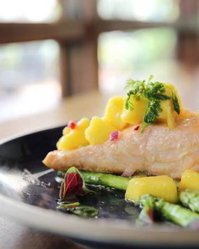 Запеченная семга с манго