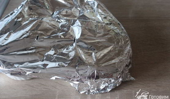 запеченные караси с луком