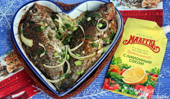 запеченные караси с луком