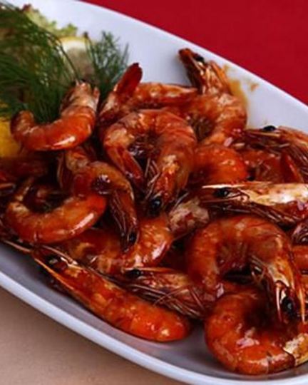 Рецепт жареных креветок с рисом и соусом