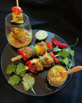 Куриный шашлычок по-карибски с манговой сальсой