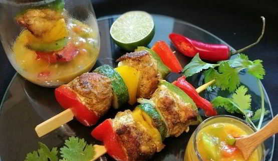 куриный шашлычок по-карибски с манговой сальсой