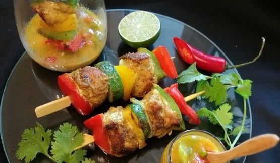 куриный шашлычок по-карибски с манговой сальсой