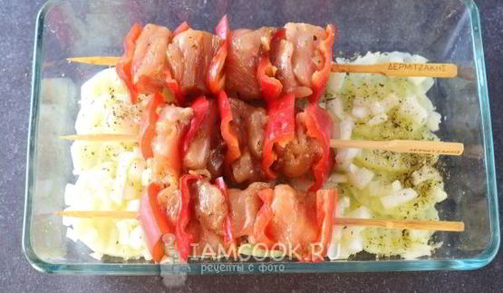 куриный шашлык с картошкой в духовке