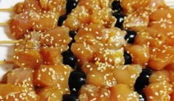 куриный шашлык в соевом маринаде с маслинами