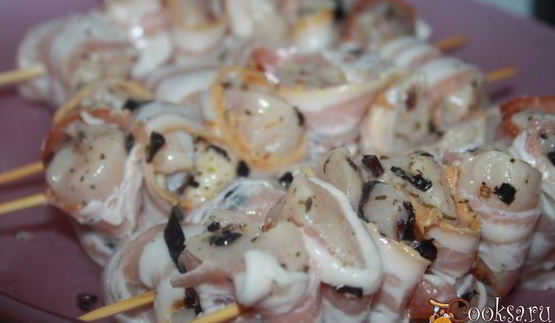 куриные шашлыки в беконе