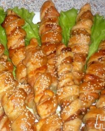 Рецепт шашлычков из индейки с ананасами в слоеном тесте