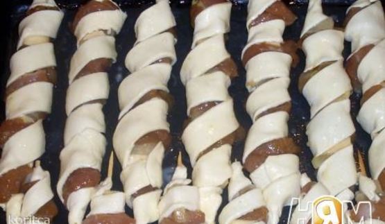 шашлычки из индейки с ананасами в слоеном тесте