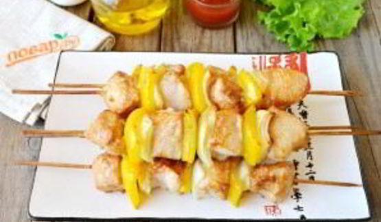 шашлычки из курицы в меду с овощами