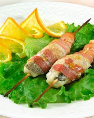 Шашлык из филе судака и бекона