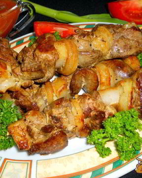 Шашлык из куриной печени на сковороде