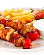 Шашлык из курицы с картошкой и помидорами черри