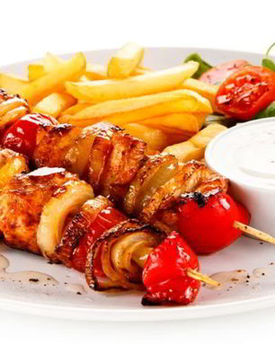 Шашлык из курицы с картошкой и помидорами черри