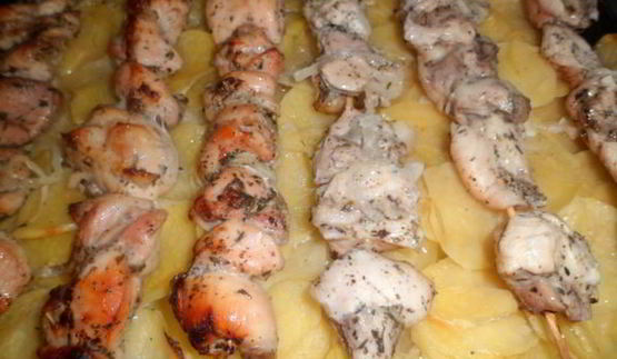 шашлык из курицы, с картошкой, в духовке