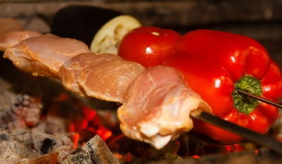 шашлык из курицы с овощами