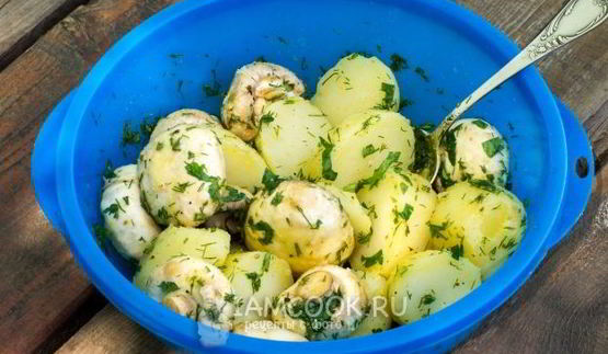 шашлык из шампиньонов с картофелем