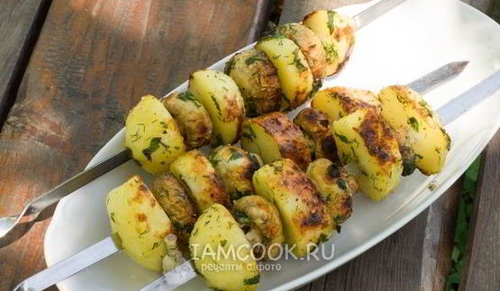 шашлык из шампиньонов с картофелем