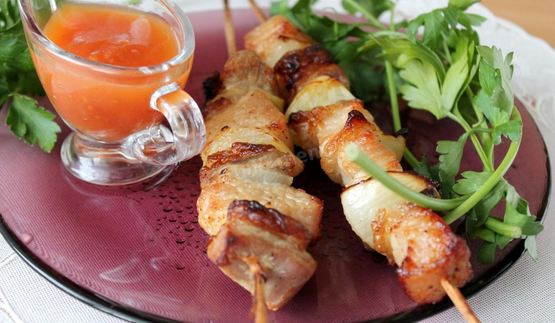 шашлык из свинины с маринадом из лука и кефира