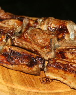 Шашлык из свиных ребрышек в быстром маринаде