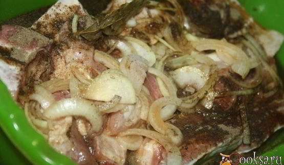 шашлык из свиных ребрышек в быстром маринаде