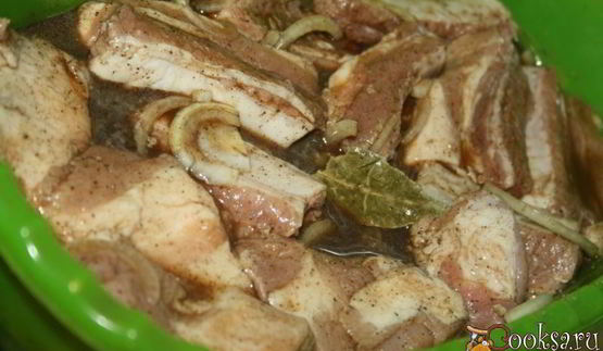 шашлык из свиных ребрышек в быстром маринаде