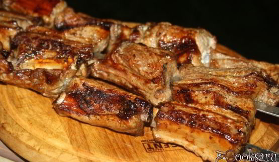 шашлык из свиных ребрышек в быстром маринаде