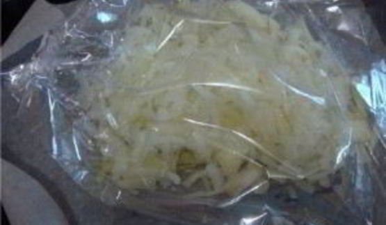 шашлык в рукаве на луковой подушке