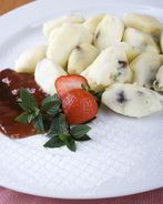 Сладкие австрийские сливовые клецки