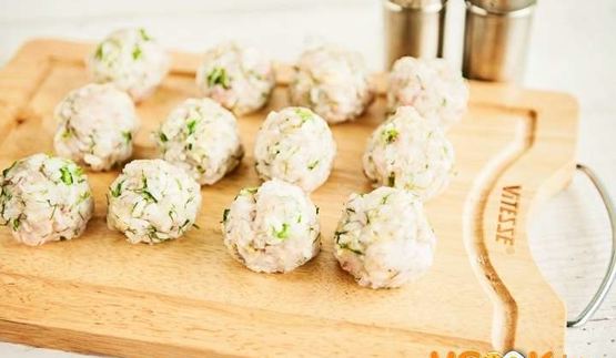 рыбные тефтели в томатном соусе