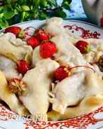 Вареники с клубникой