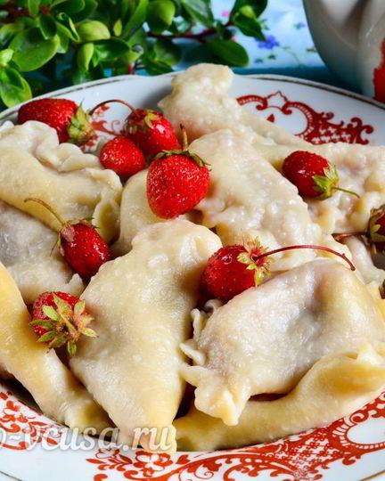 Рецепт вареников с клубникой