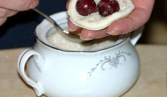 вареники с вишней