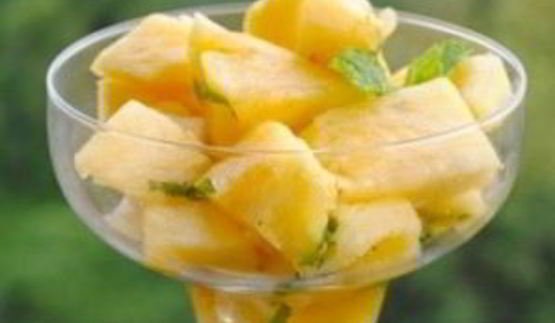 ананас с мятным сиропом