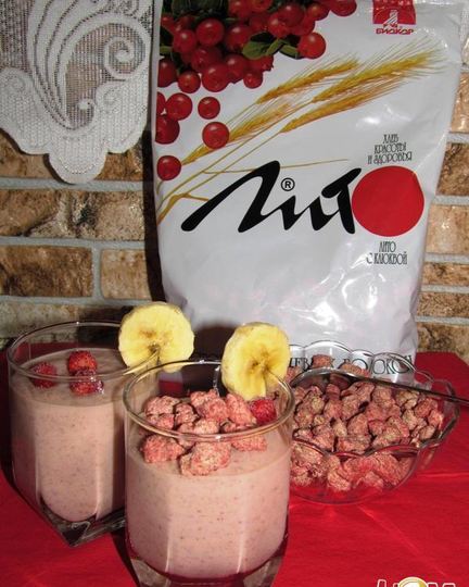 Рецепт бананова-клубничного коктейль с добавлением лито