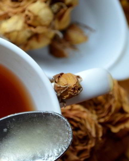 Рецепт чайного напитка с айвой и корицей