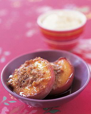 Фаршированные персики в кленовом сиропе