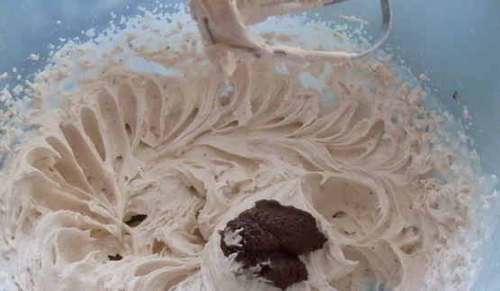 французские пышки с шоколадно-апельсиновым напитком