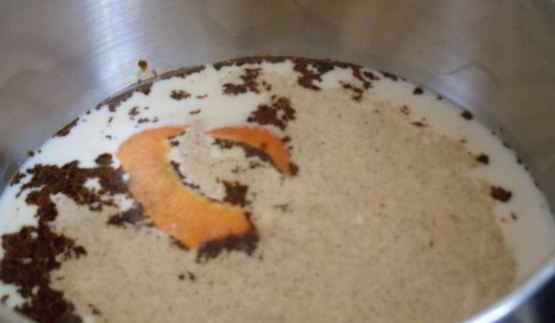 французские пышки с шоколадно-апельсиновым напитком