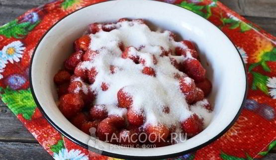 клубничный сироп