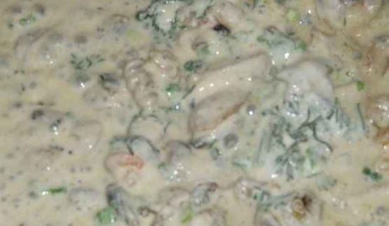 коктейль морской в сметане с зеленью