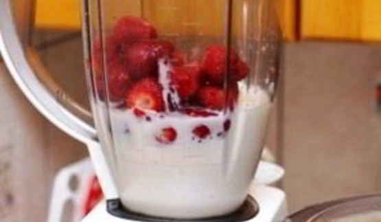 коктейль с клубникой