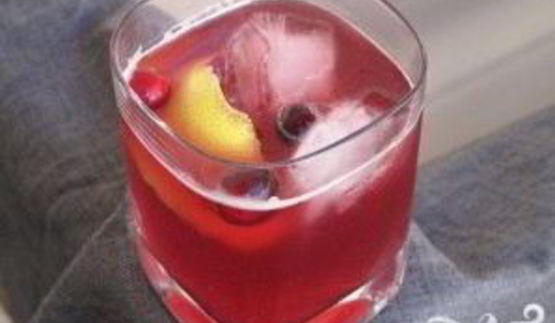 коктейль с клюквой и лимончелло