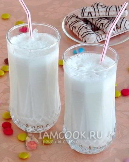 Рецепт коктейля с ликером амаретто и мороженым