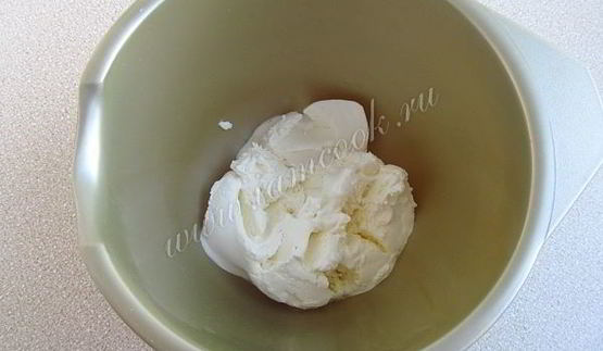 коктейль с ликером амаретто и мороженым